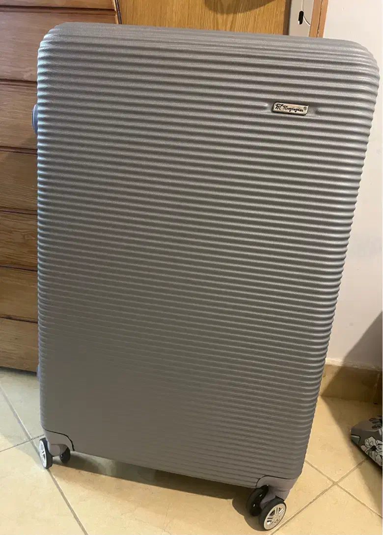 چمدون نشکن خارجی|کیف، کفش، کمربند|مشهد, دانشجو|دیوار