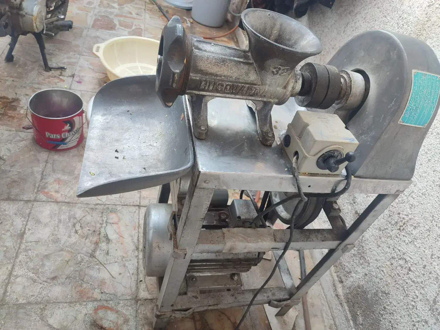 چرخ گوشتی ۳۲ تسمه ای همه کاره|کافیشاپ و رستوران|شیراز, کوشک میدان|دیوار