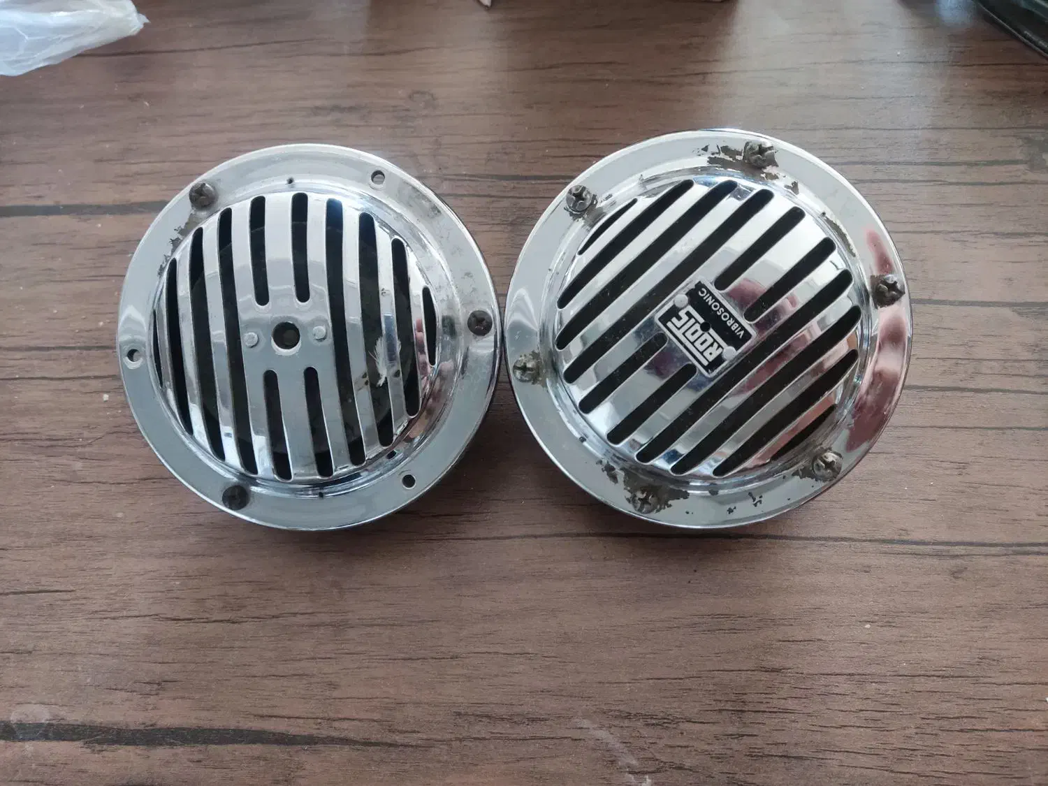 بوق بنزی و بوق پژویی|قطعات یدکی و لوازم جانبی|شیراز, کلاهدوز|دیوار