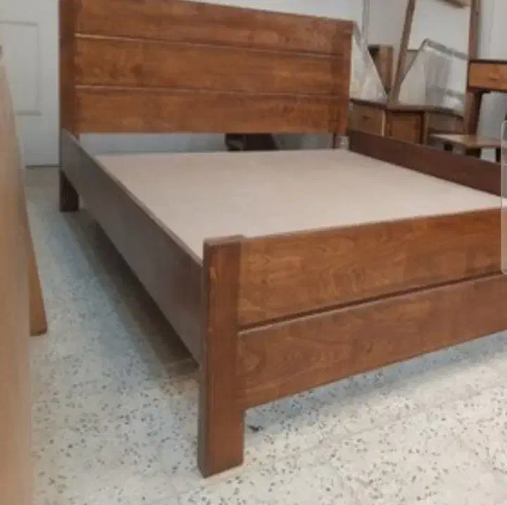 درحد تخت باتوشک|تخت و سرویس خواب|فومن, |دیوار