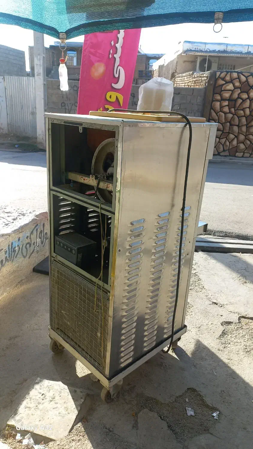 بستنی خیابانی نیکنام|کافیشاپ و رستوران|صحنه, |دیوار