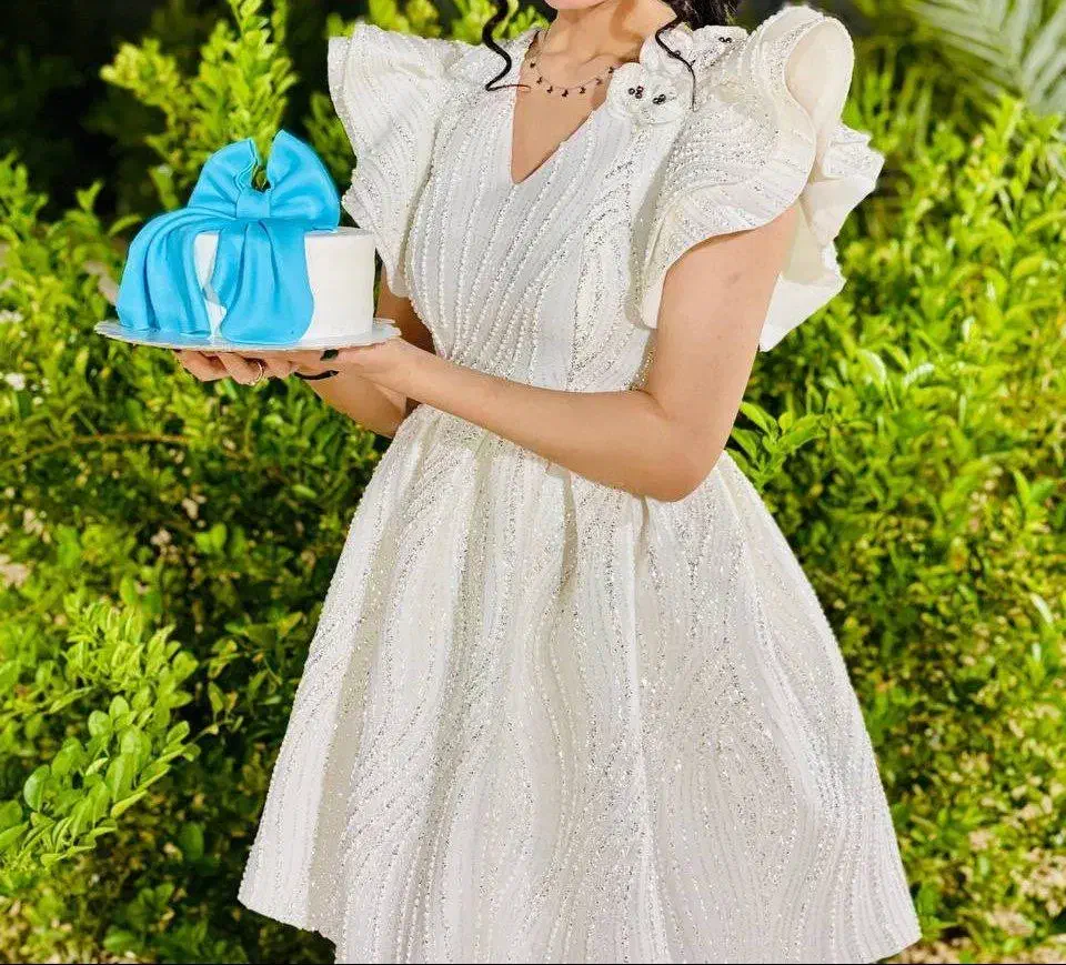 لباس مجلسی|لباس|لامرد, |دیوار