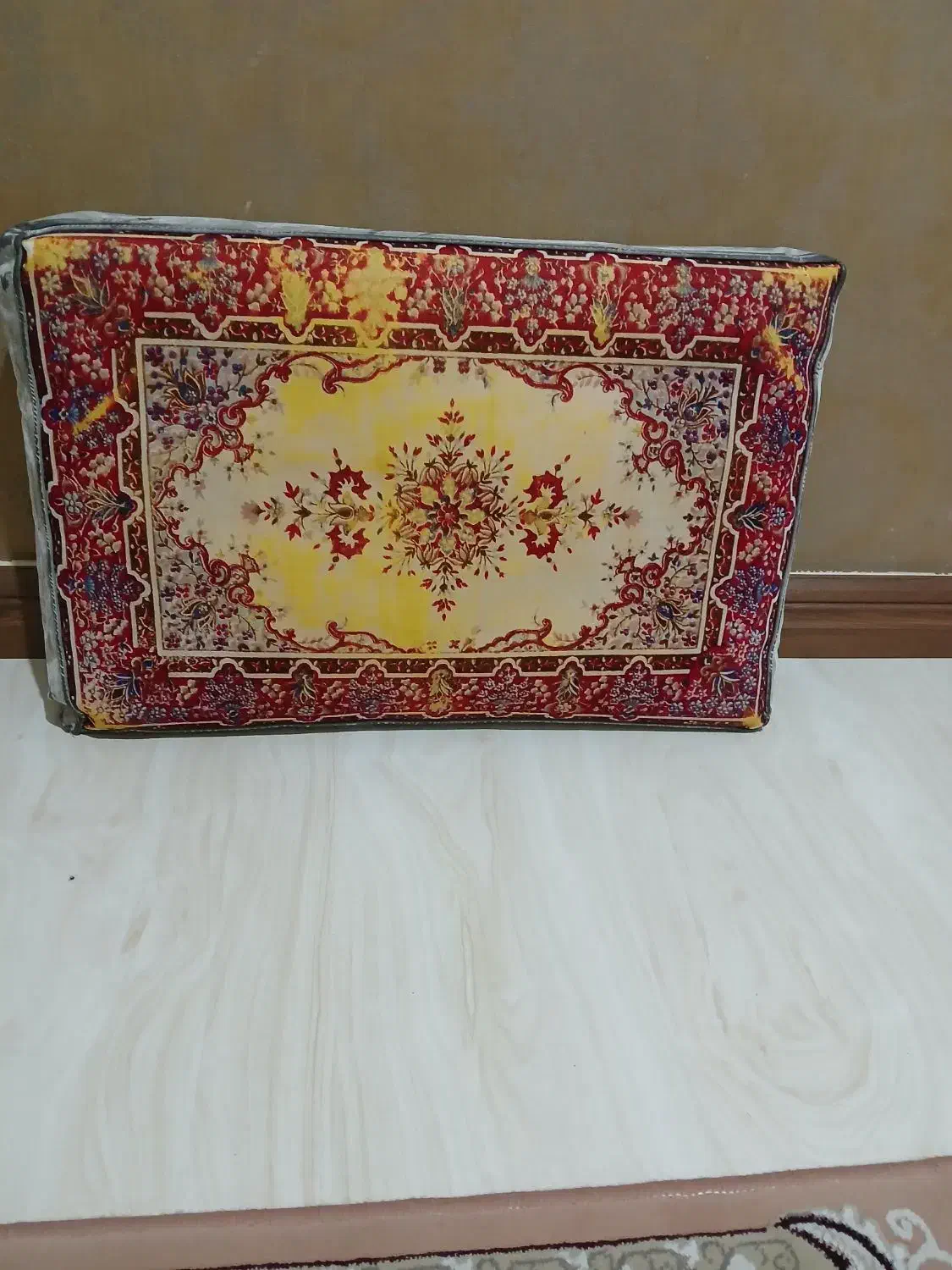 پشتی|پشتی|تبریز, |دیوار