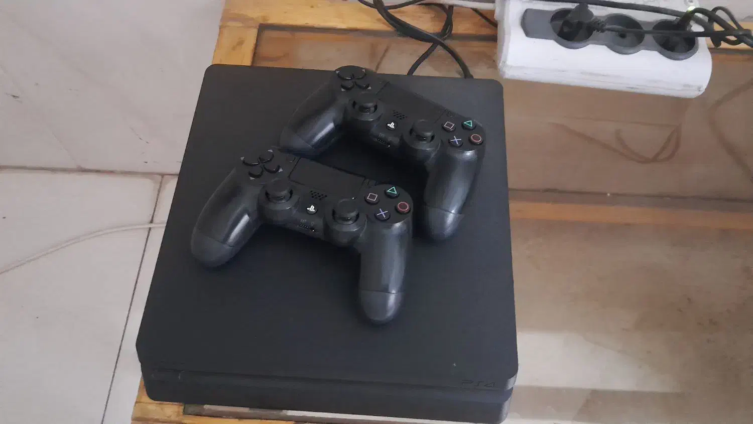فروش ۲ تلوزیون فول آپشن  و دوتا کنسول بازی ps4 نو|کنسول، بازی ویدئویی و آنلاین|جیرفت, |دیوار