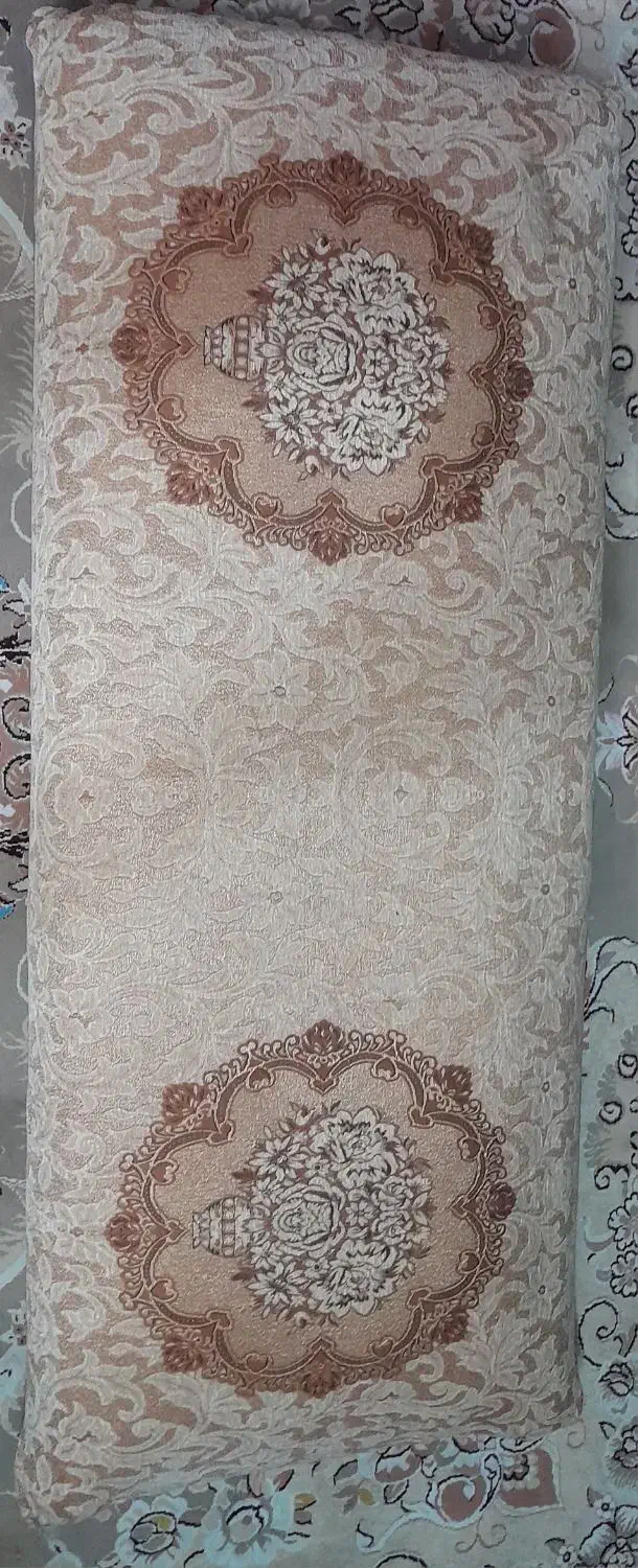 ۴ عدد پشتی طرح هخامنشی سالم و در حدنو|پشتی|شیراز, آزادگان|دیوار