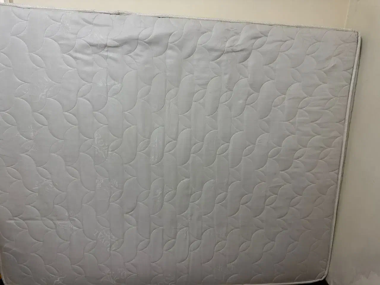 خوشخواب دو نفزه|تشک تختخواب|خوی, |دیوار