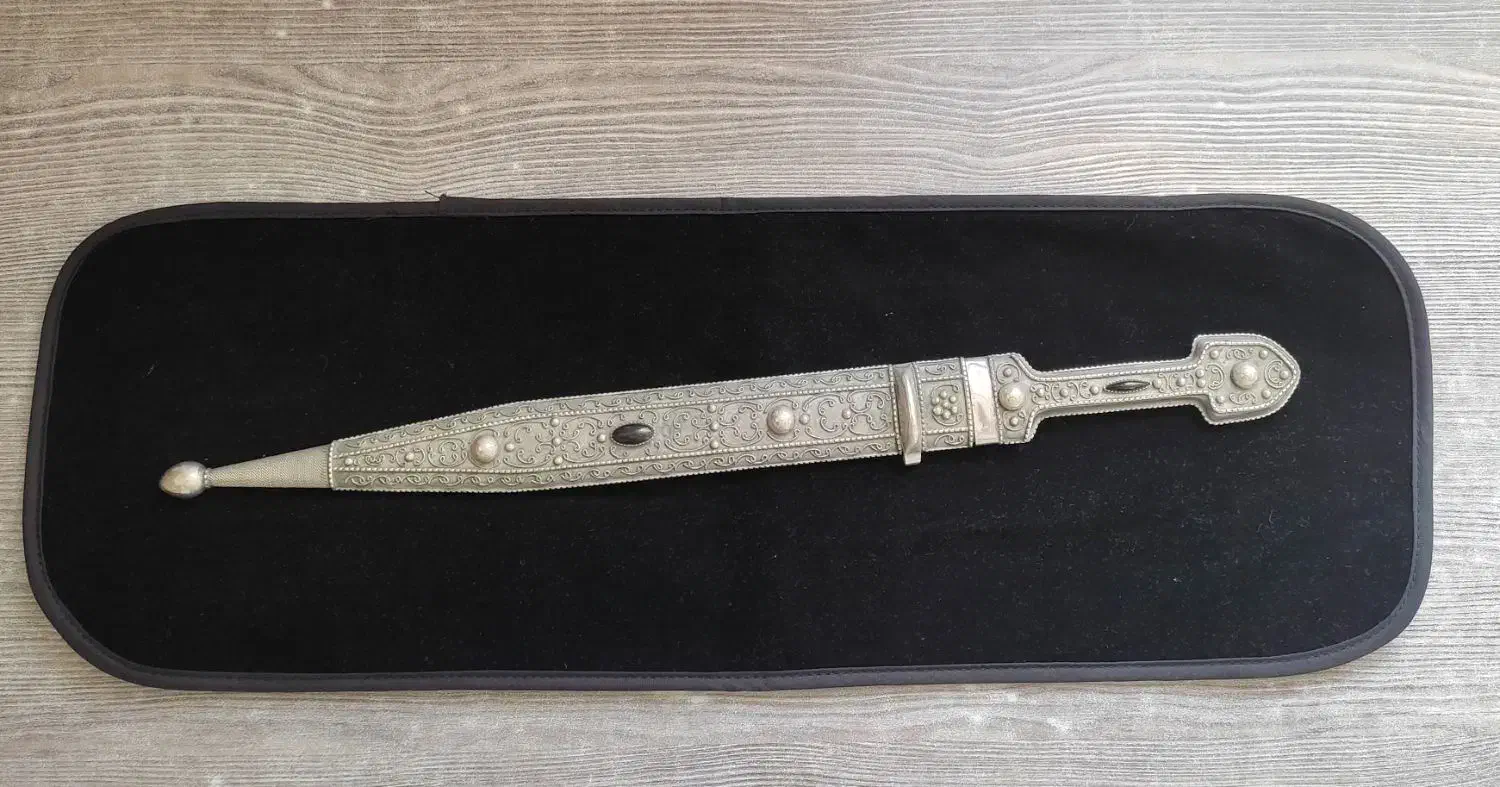 خنجر روسی ، گرجی|کلکسیون اشیاء عتیقه|تهران, میدان ولیعصر|دیوار