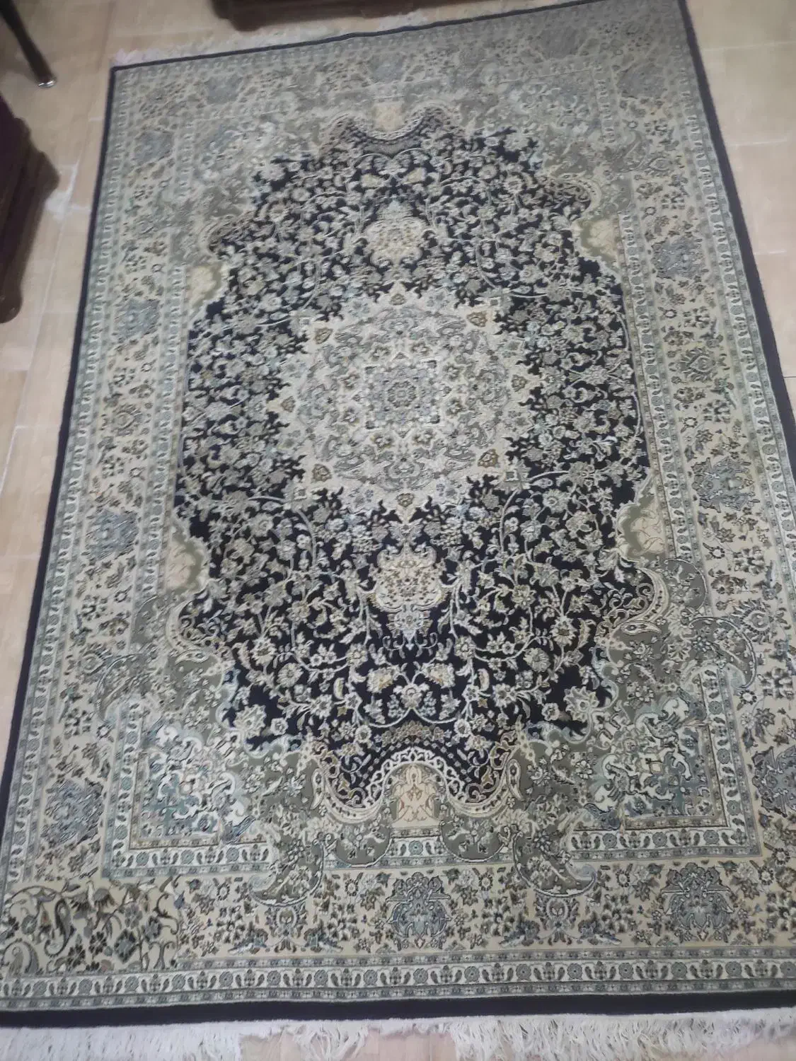 فرش سرمه ای|فرش|پرند, فاز ۱|دیوار