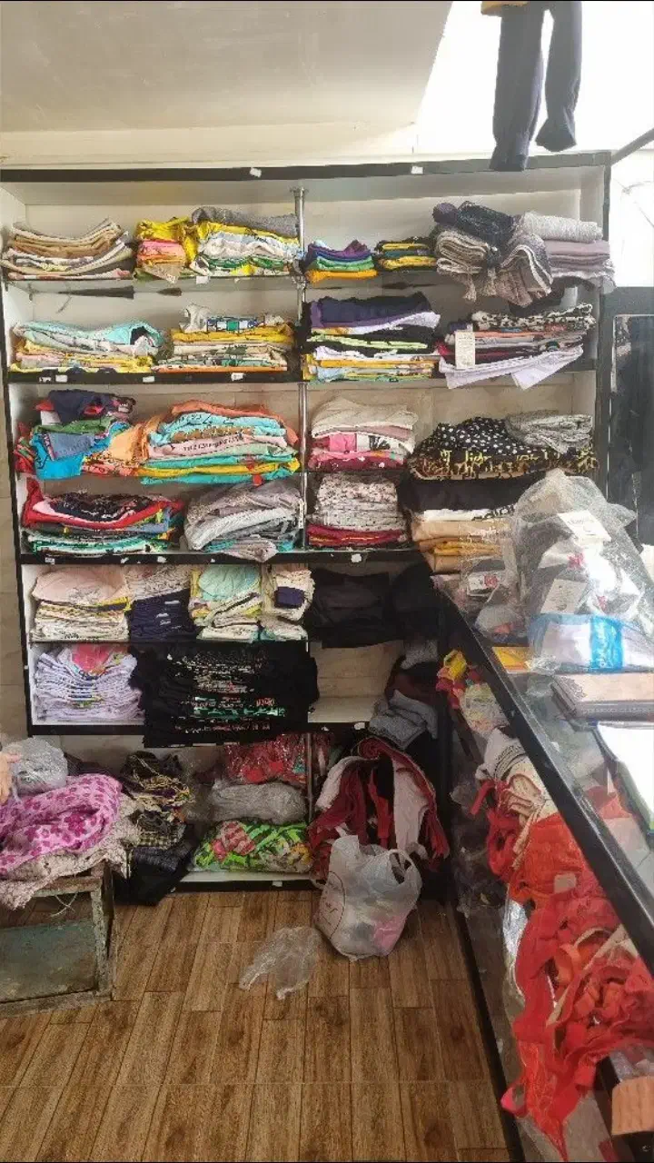 واگذاری مغازه پوشاک زنانه|لباس|کمیجان, |دیوار