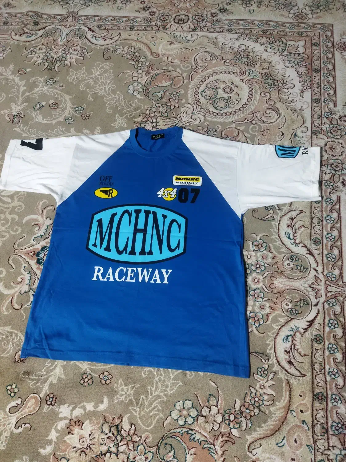 تیشرت|لباس|سبزوار, قصبه غربی|دیوار