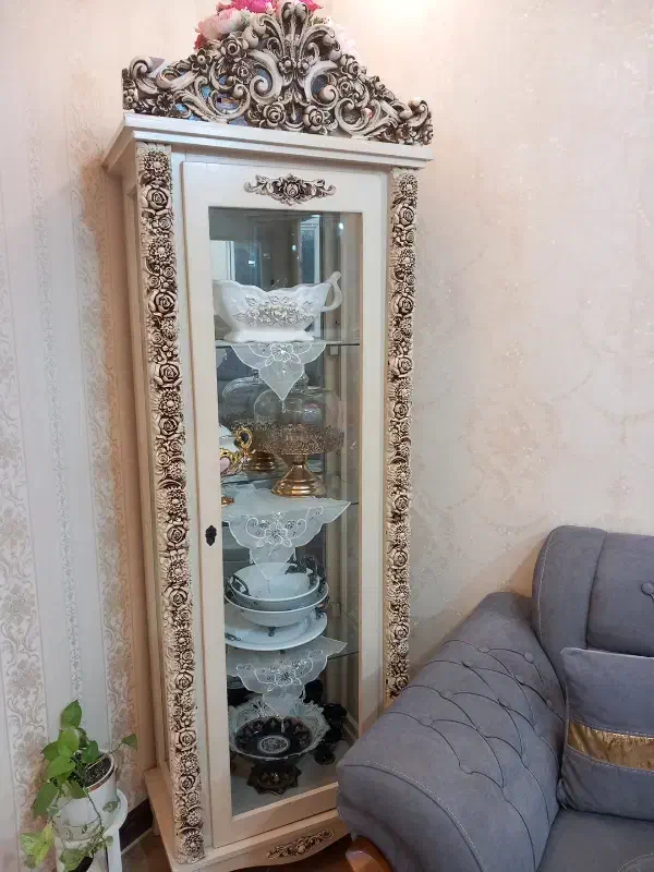 ویترین کرم|بوفه، ویترین، کنسول|رشت, پاره بیجار|دیوار