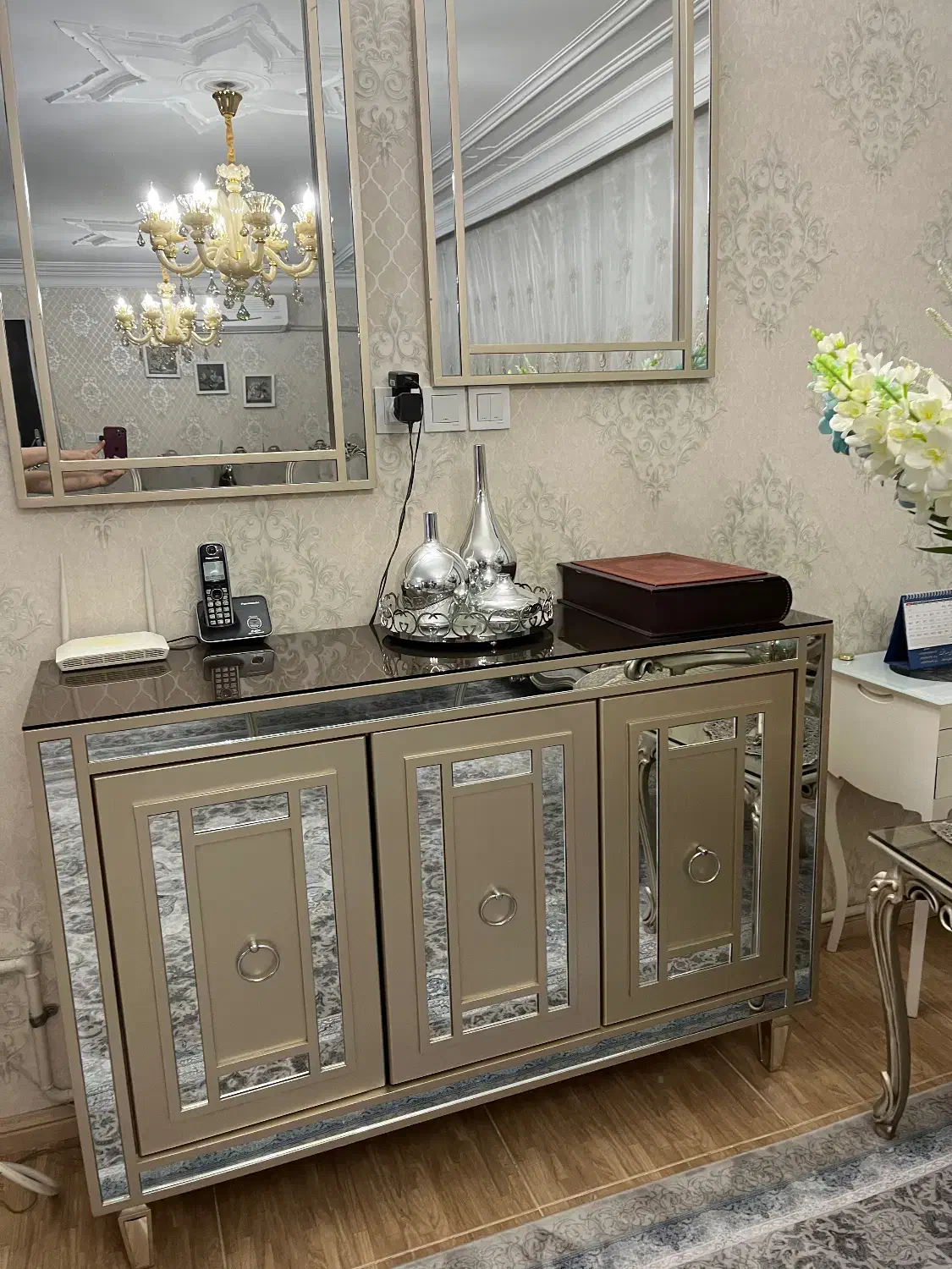 اینه کنسول|بوفه، ویترین، کنسول|اشتهارد, |دیوار