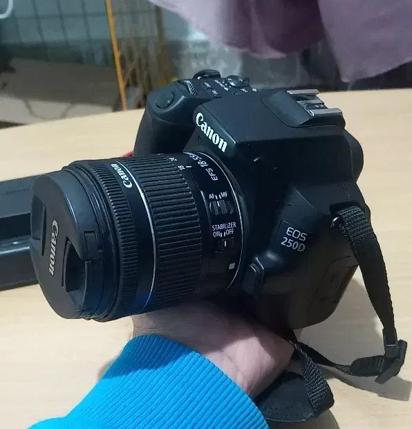 دوربین کانن 250d|دوربین عکاسی و فیلم‌برداری|کرج, خرمدشت|دیوار