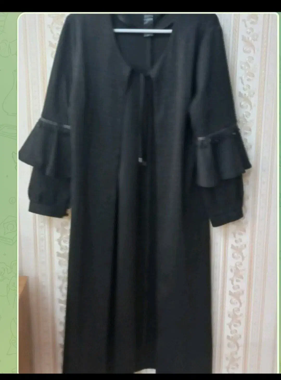 مانتو|لباس|بهارستان, |دیوار