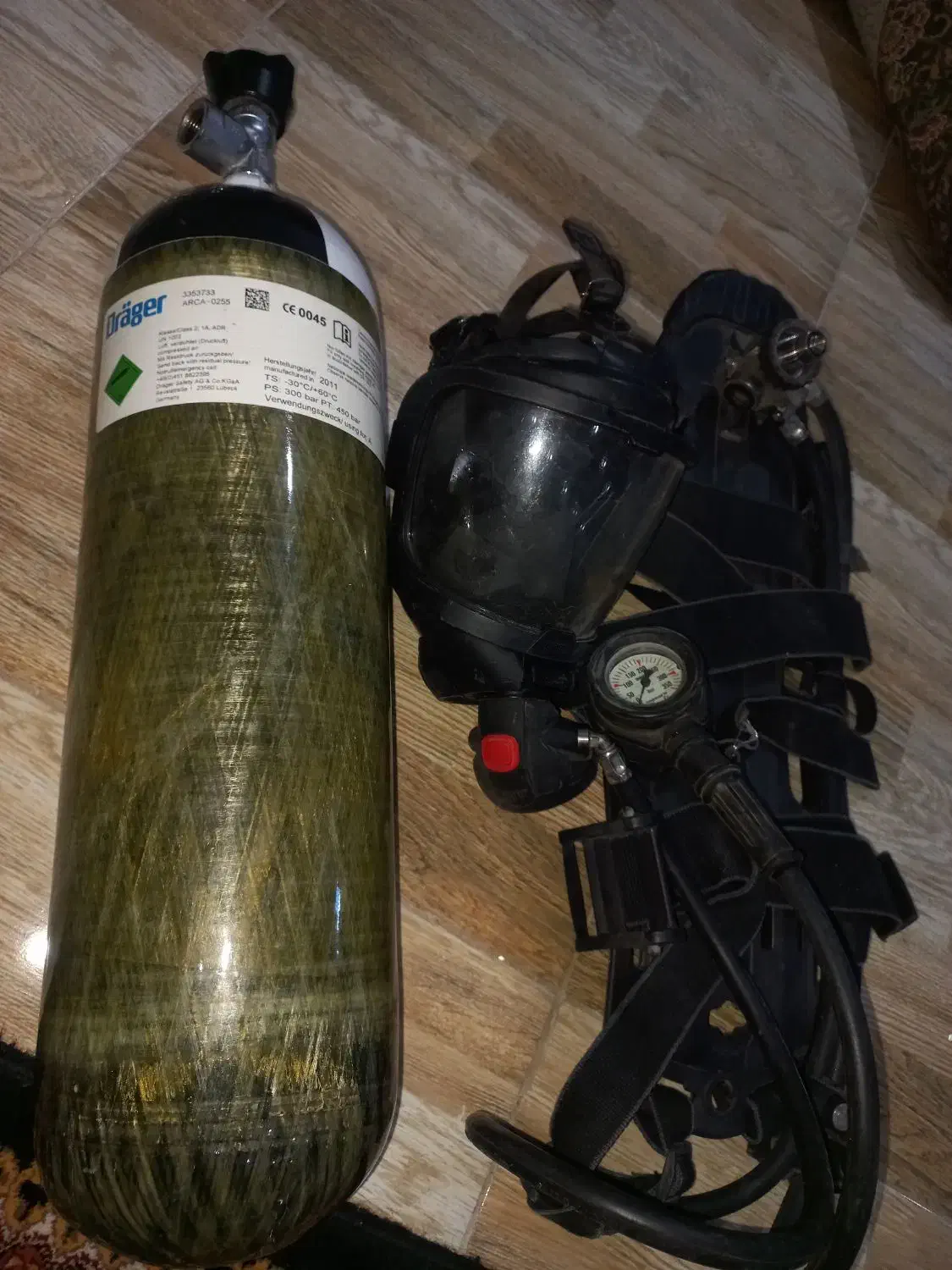 سیلندر اکسیژن دراگر  با کوله پشتی و ماسک|پزشکی|صدرا-فارس, فاز ۲|دیوار