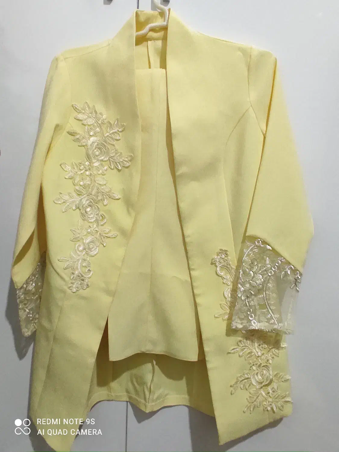 لباس|لباس|مشکین‌دشت, |دیوار