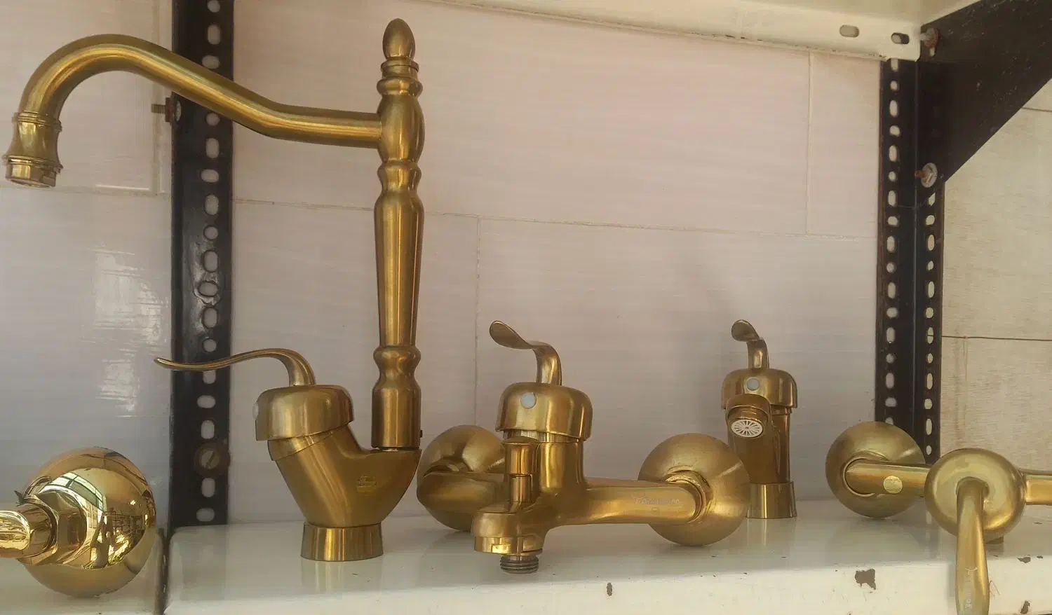 قاصدک طلا مات|لوازم سرویس بهداشتی|اهر, |دیوار