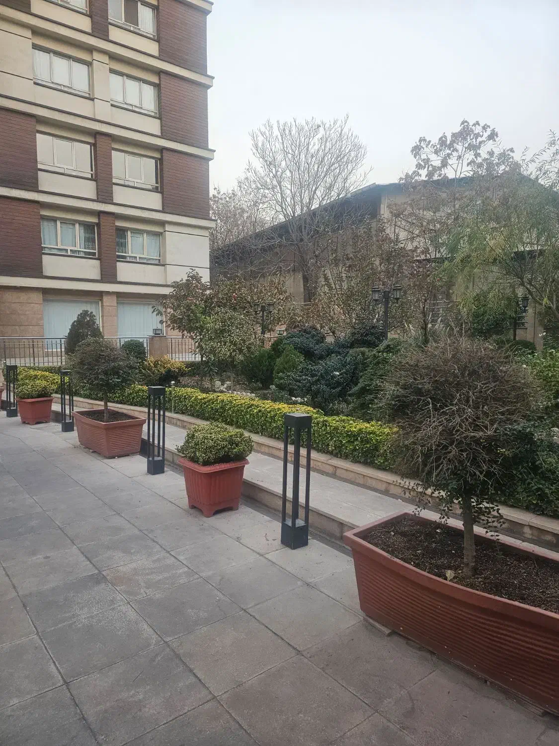 واحد ۱۰۰ متری /۲ خواب برج باغ  ازگل