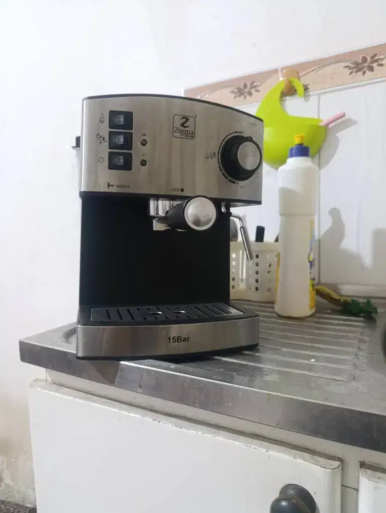 یک عدد دستگاه قهوه ساز|سماور، چایساز، قهوهساز|میاندوآب, |دیوار