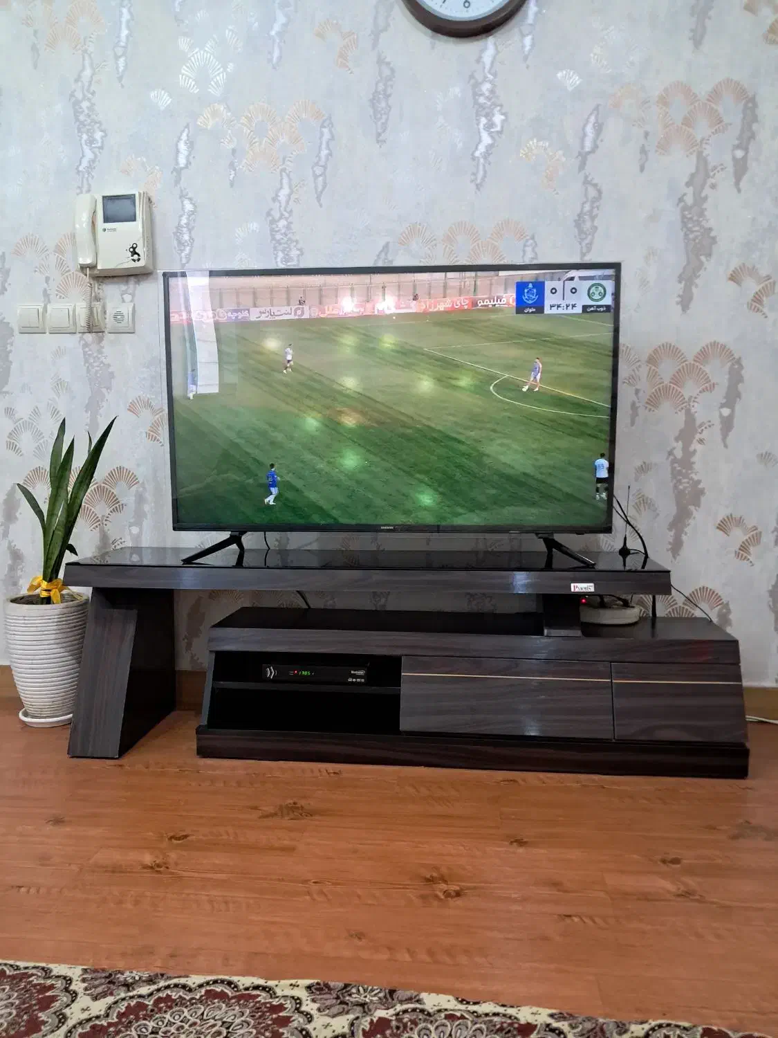 میز تی وی و جلو مبلی|میز تلویزیون|رشت, معلم|دیوار