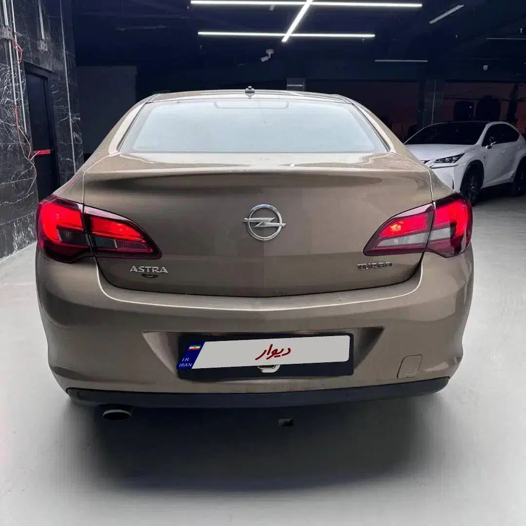 اپل استرا مدل ۲۰۱۴|خودرو سواری و وانت|تهران, حکمت|دیوار