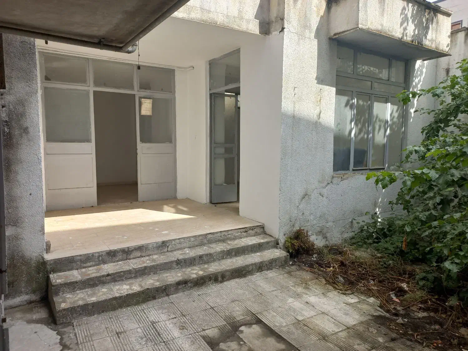 رهن و اجاره مجتمع تجاری درب ورودی ۲/۵ متر|اجارهٔ دفتر کار، اتاق اداری، مطب|ساری, |دیوار