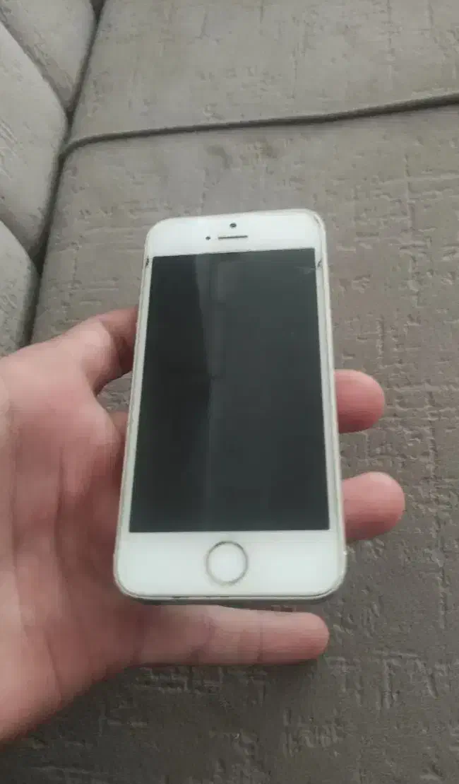 اپل iPhone 5s با حافظهٔ ۶۴ گیگابایت|موبایل|سمنان, |دیوار