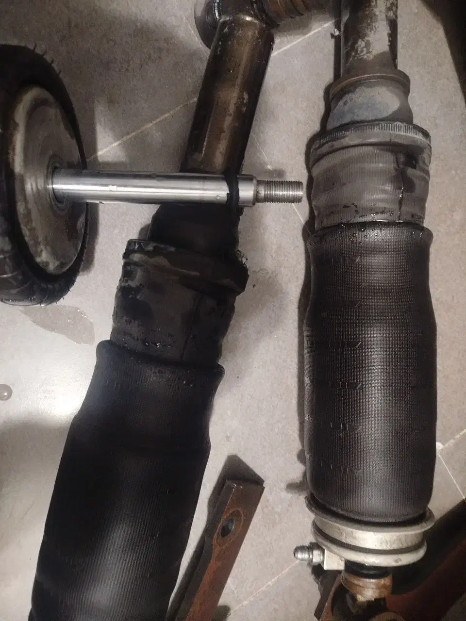 پنوماتیک تک موتوره خانواده پژو ایرانخودرو|قطعات یدکی و لوازم جانبی|اقبالیه, |دیوار