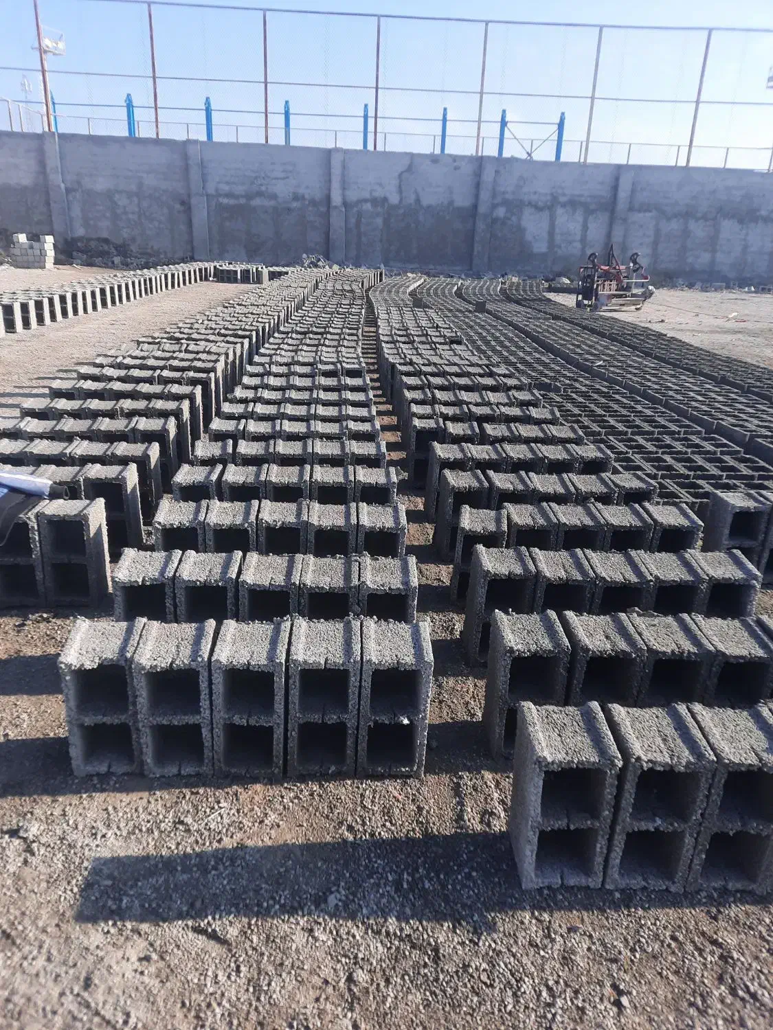 بلوک سیمانی و قطعات بتنی در تمام سایز های موجود|مصالح و تجهیزات ساختمان|شهریار, شهرک شاهد|دیوار