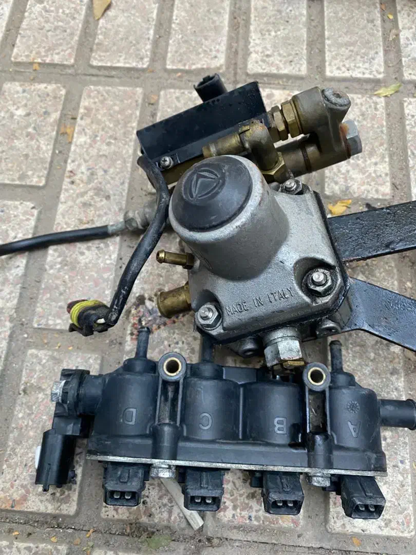 ژگلاتور و سوزن کارخانه ایتالیابرند لندزیرو|قطعات یدکی و لوازم جانبی|اسکو, |دیوار