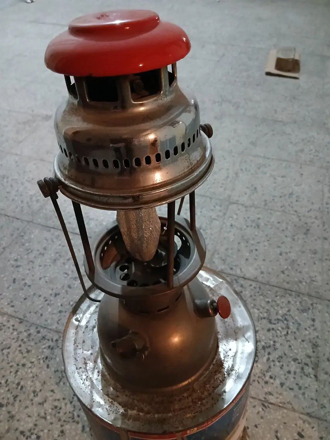 چراغ زنبوری،|کلکسیون اشیاء عتیقه|پرند, فاز ۵|دیوار