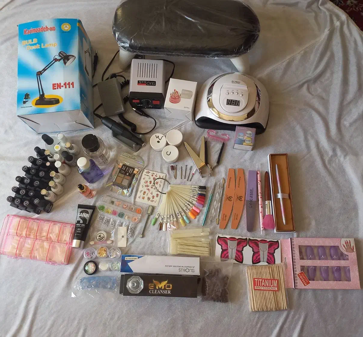 وسایل کاشت ناخن با کیف|آرایشی، بهداشتی، درمانی|شیراز, سیاه سنگ|دیوار