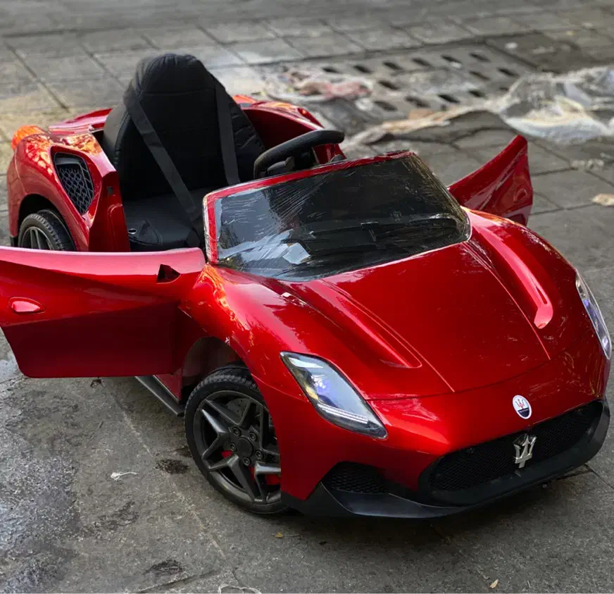 ماشین شارژی مازاراتی ۵ موتوره سوییچی دسته چمدانی|اسباببازی بچه|تهران, بازار|دیوار