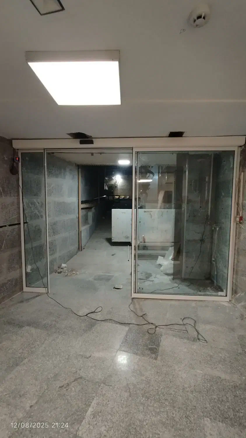 کرکره برقی و درب شیشه|خدمات پیشه و مهارت|تهران, زاهد گیلانی|دیوار