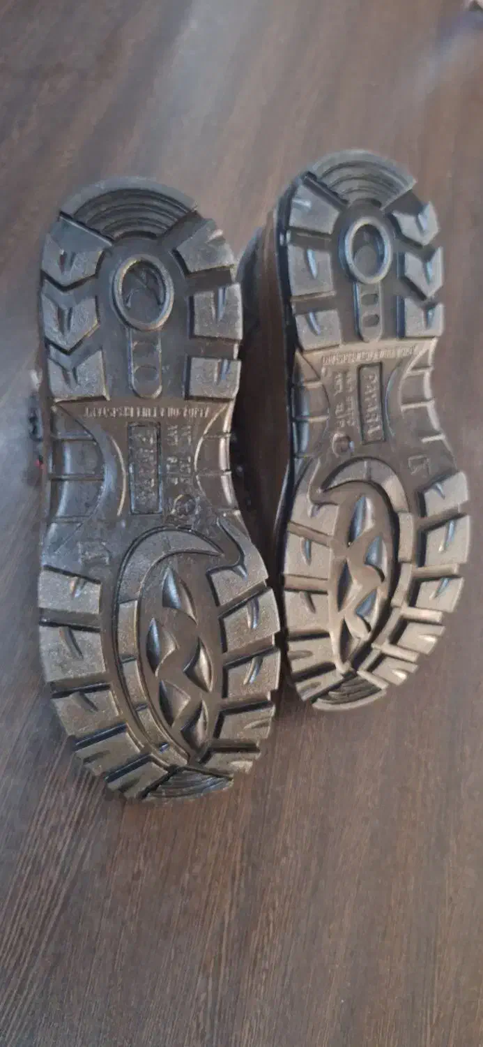 کفش کار نو سایز ۴۳ قیمت ۲ میلیون تومان|کیف، کفش، کمربند|جهرم, |دیوار