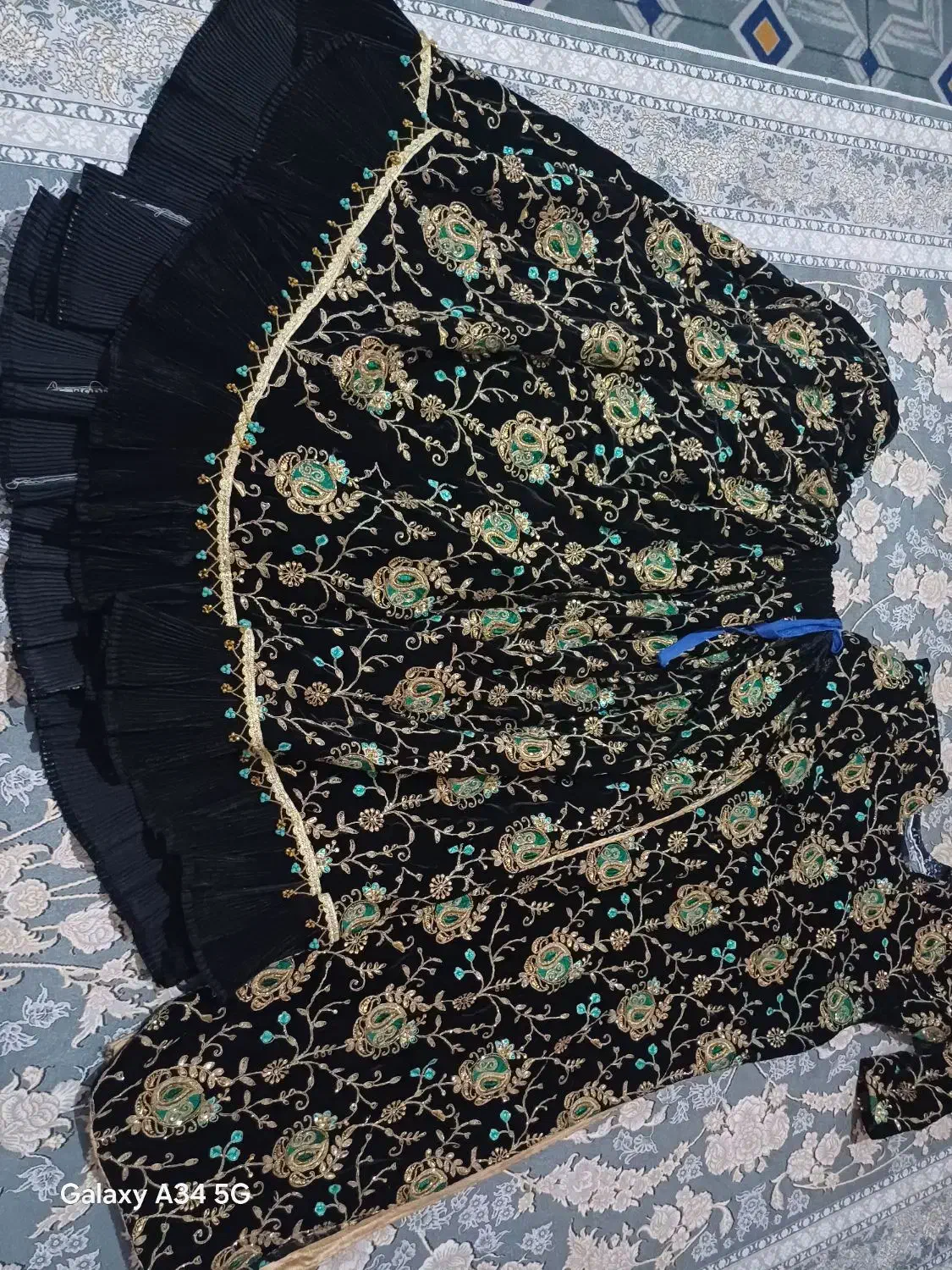 لباس محلی مخمل جنس خوب منق کاری هم هست|لباس|یاسوج, |دیوار