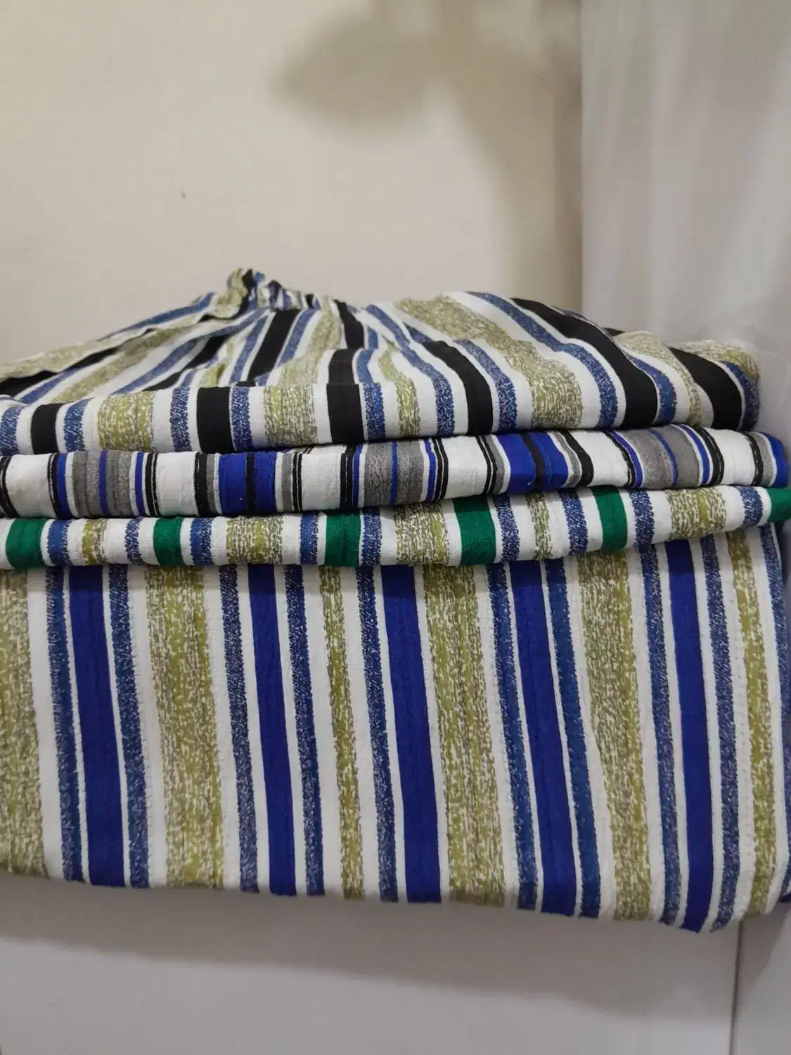 مانتو|لباس|لالی, |دیوار