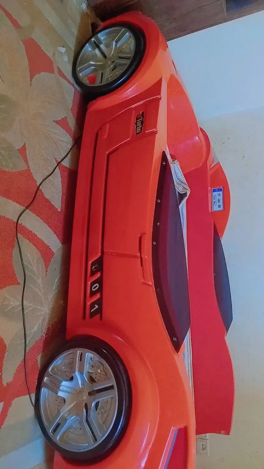 تخت ماشین سالم|تخت و صندلی بچه|فولادشهر, مسکن مهر فولادشهر|دیوار