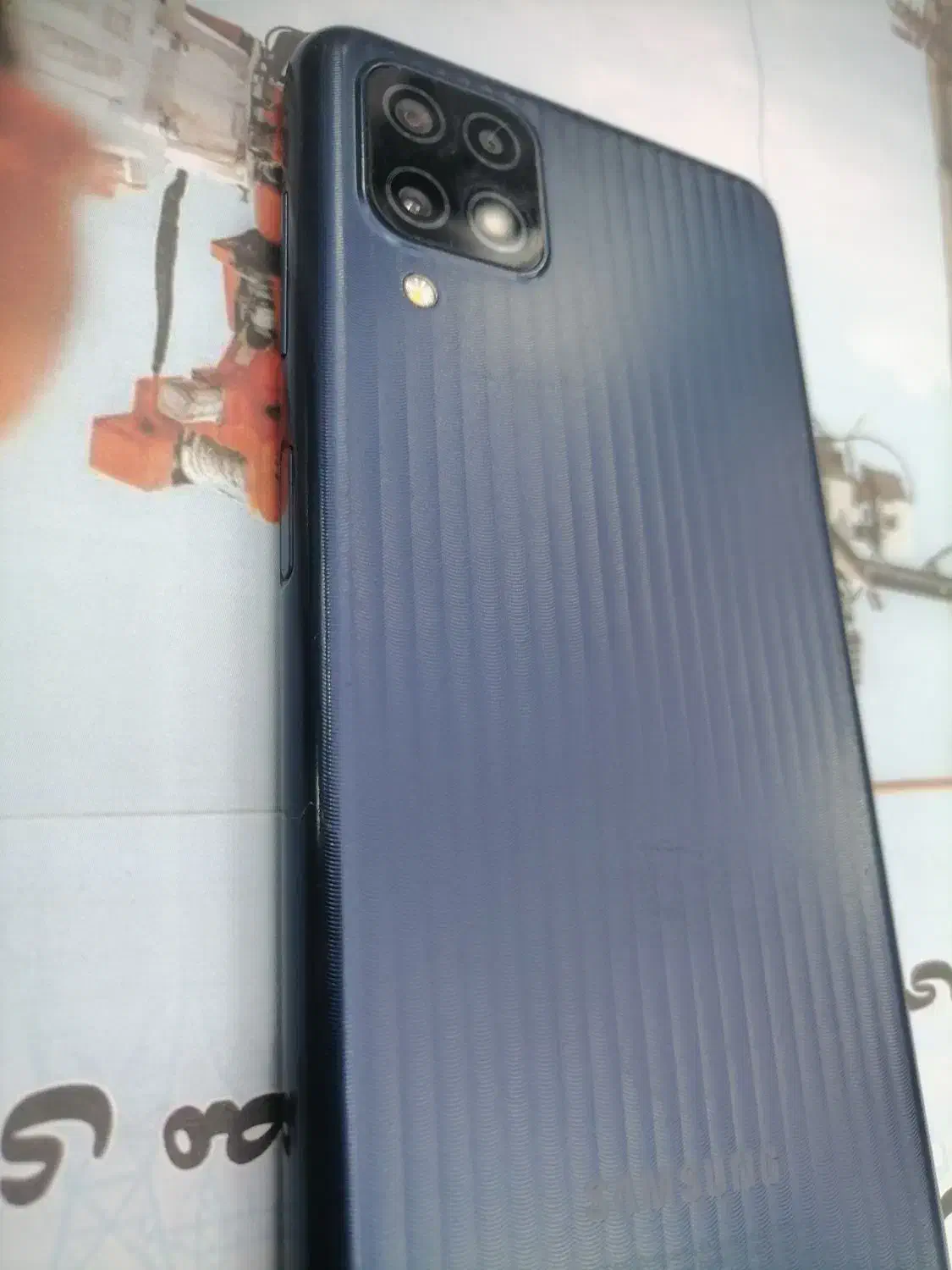 m12|موبایل|سبزوار, قائم|دیوار