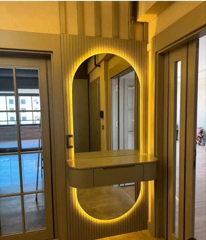 آیینه|آینه|تهران, باغ فیض|دیوار