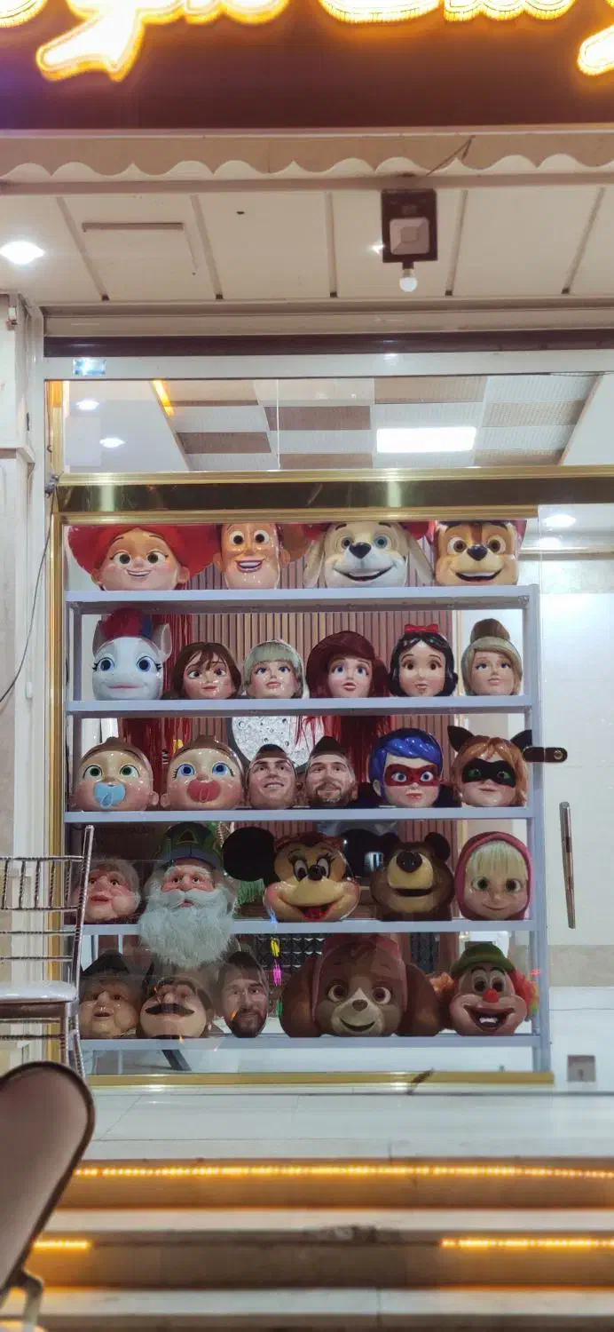 عروسک تن‌پوش ،بادکنک آرایی،میزصندلی،باند،رقص نور|خدمات پذیرایی، مراسم|ارومیه, |دیوار