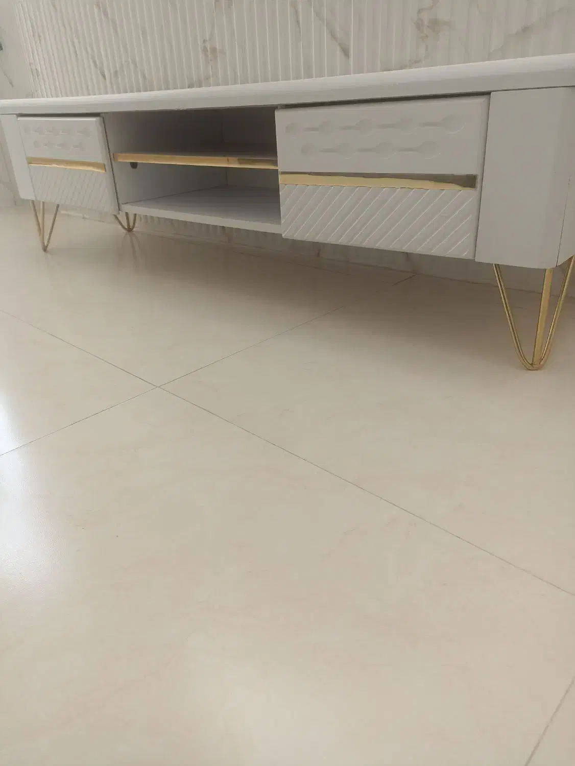 میز تلوزیون|میز تلویزیون|شاهین دژ, |دیوار