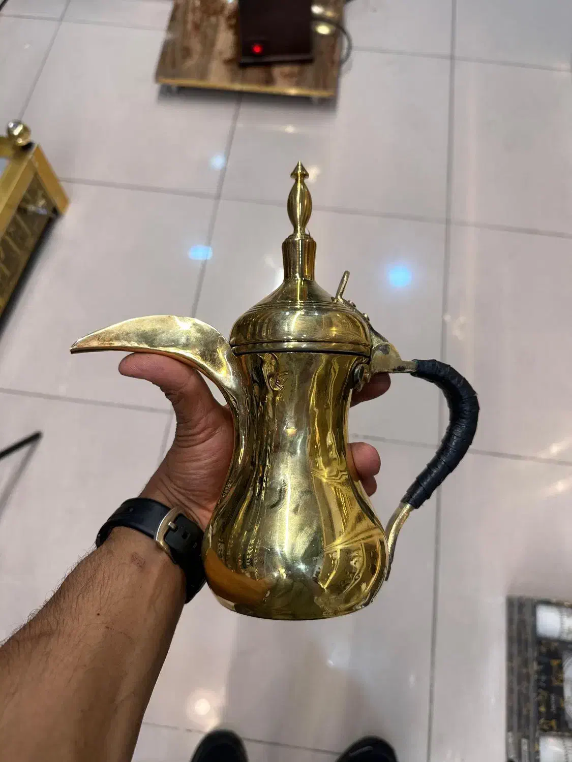 دله قهوه گمگم|قوری، کتری، قهوه‌ساز دستی|اصفهان, باغ زرشک|دیوار