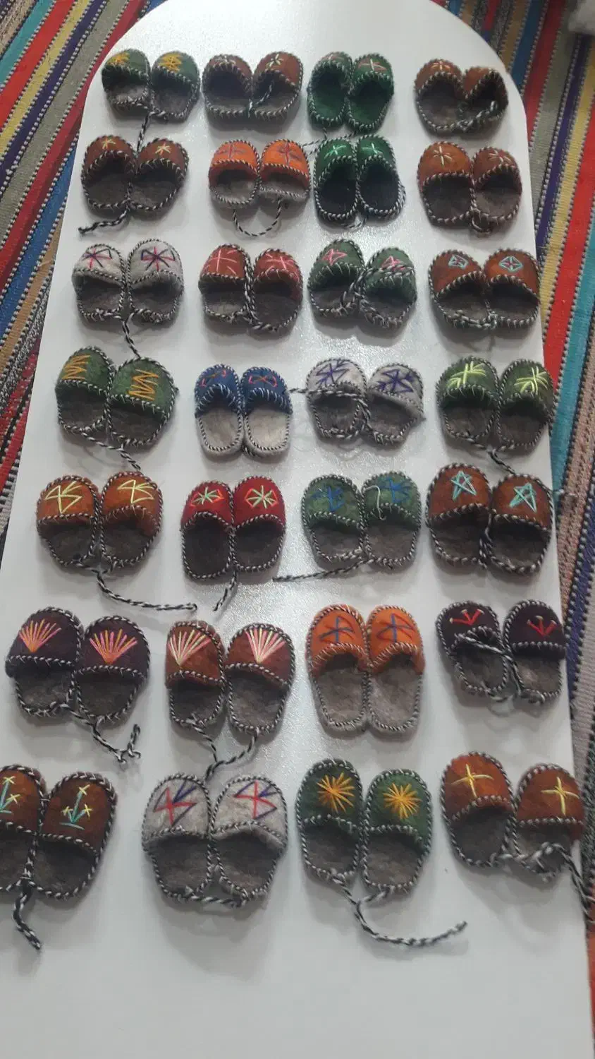 گیوه دست بافت پشمی|لباس|اردبیل, |دیوار