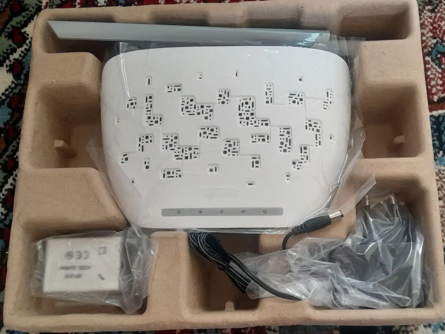 حراج  یک عدد مودم بی سیم|مودم و تجهیزات شبکه|بروجرد, |دیوار