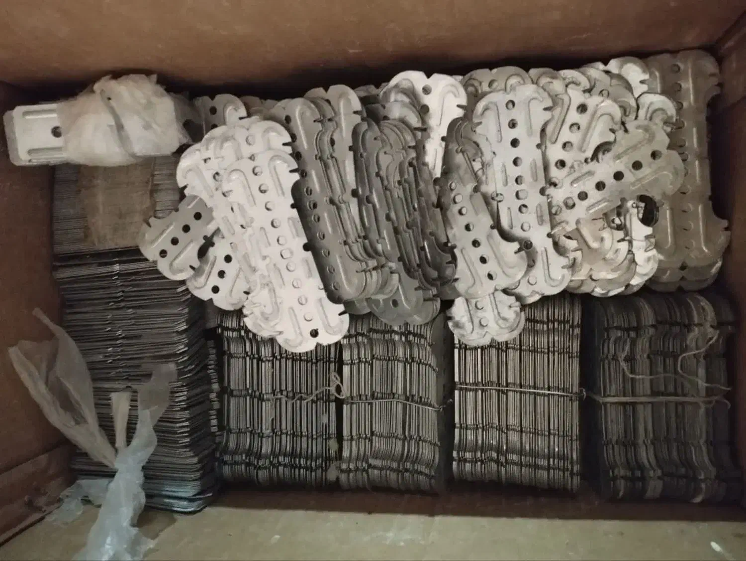 پیچ و میخ و چاشنی|ابزارآلات|مشهد, جانباز|دیوار