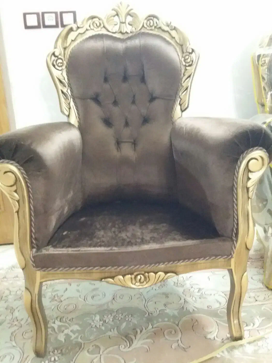 مبل سلطنتی|مبلمان خانگی و میز عسلی|اصفهان, قهجاورستان|دیوار