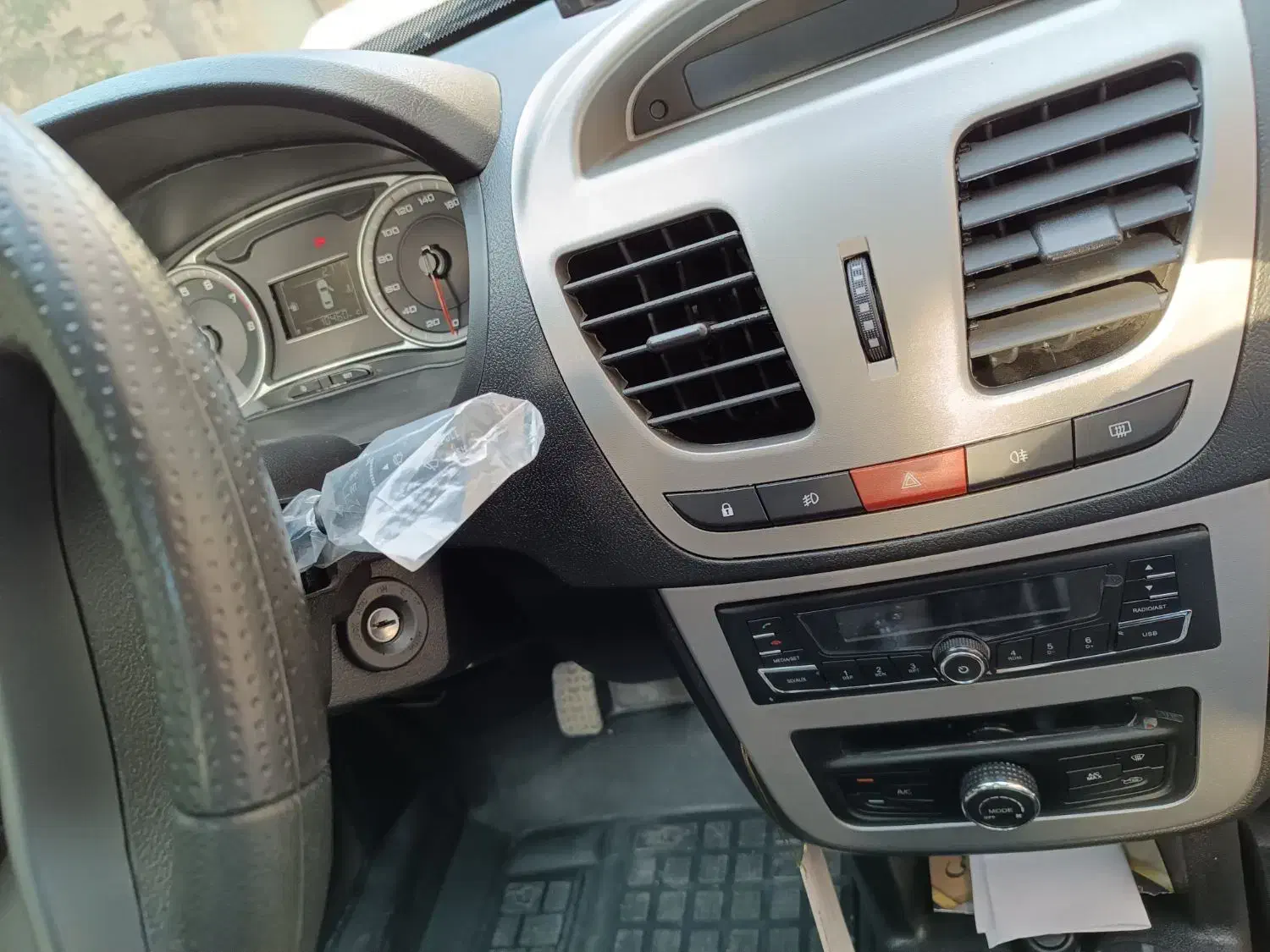 ساینا s مدل 1402 کم کار|خودرو سواری و وانت|مشهد, طلاب|دیوار