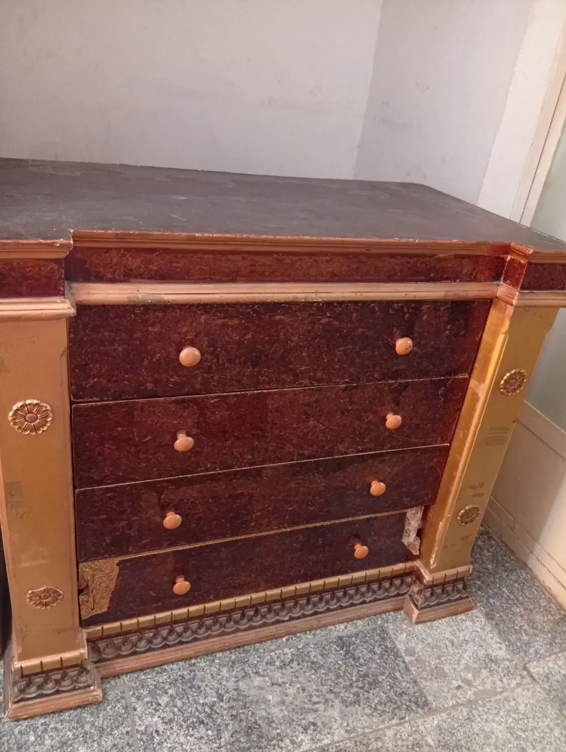 دراور|جاکفشی، کمد، دراور|بروجرد, |دیوار