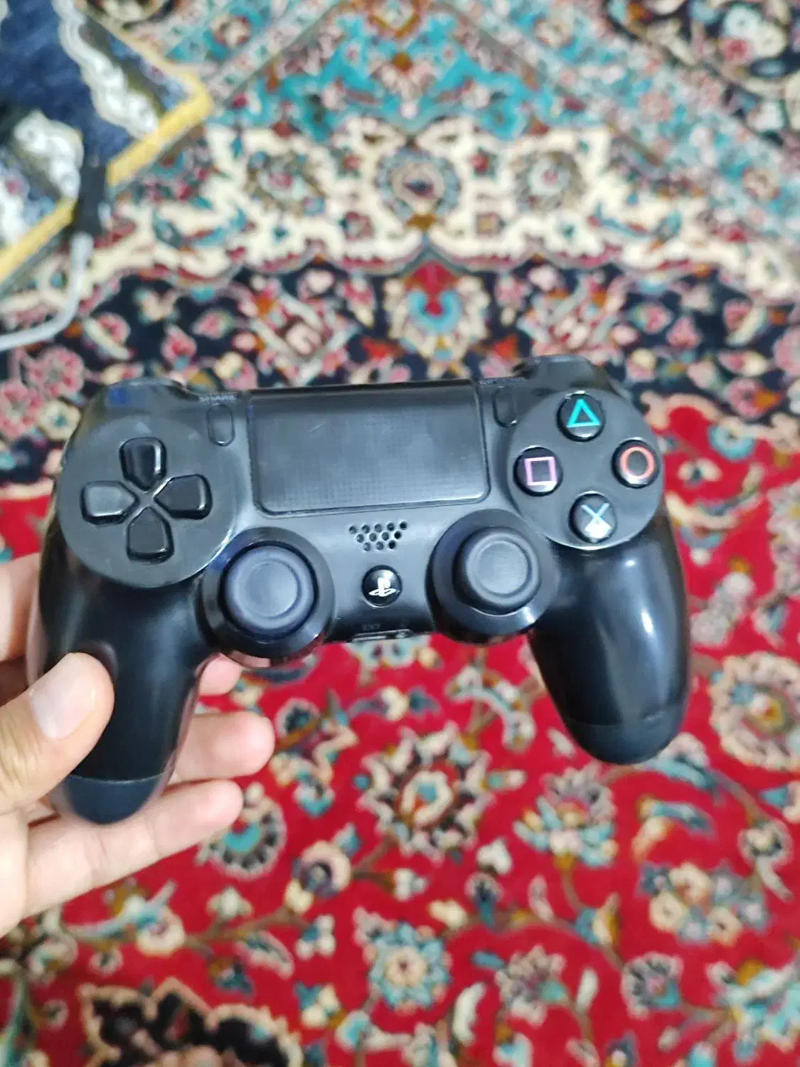 پی اس فور|کنسول، بازی ویدئویی و آنلاین|بم, |دیوار